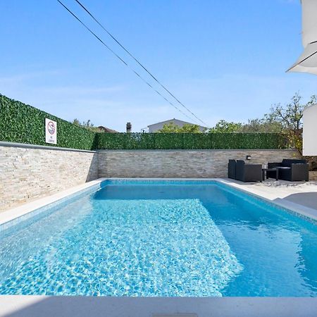 Aquarius Apartments - Beachside With Heated Pool Vodice Eksteriør bilde