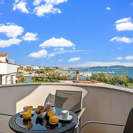Aquarius Apartments - Beachside With Heated Pool Vodice Eksteriør bilde