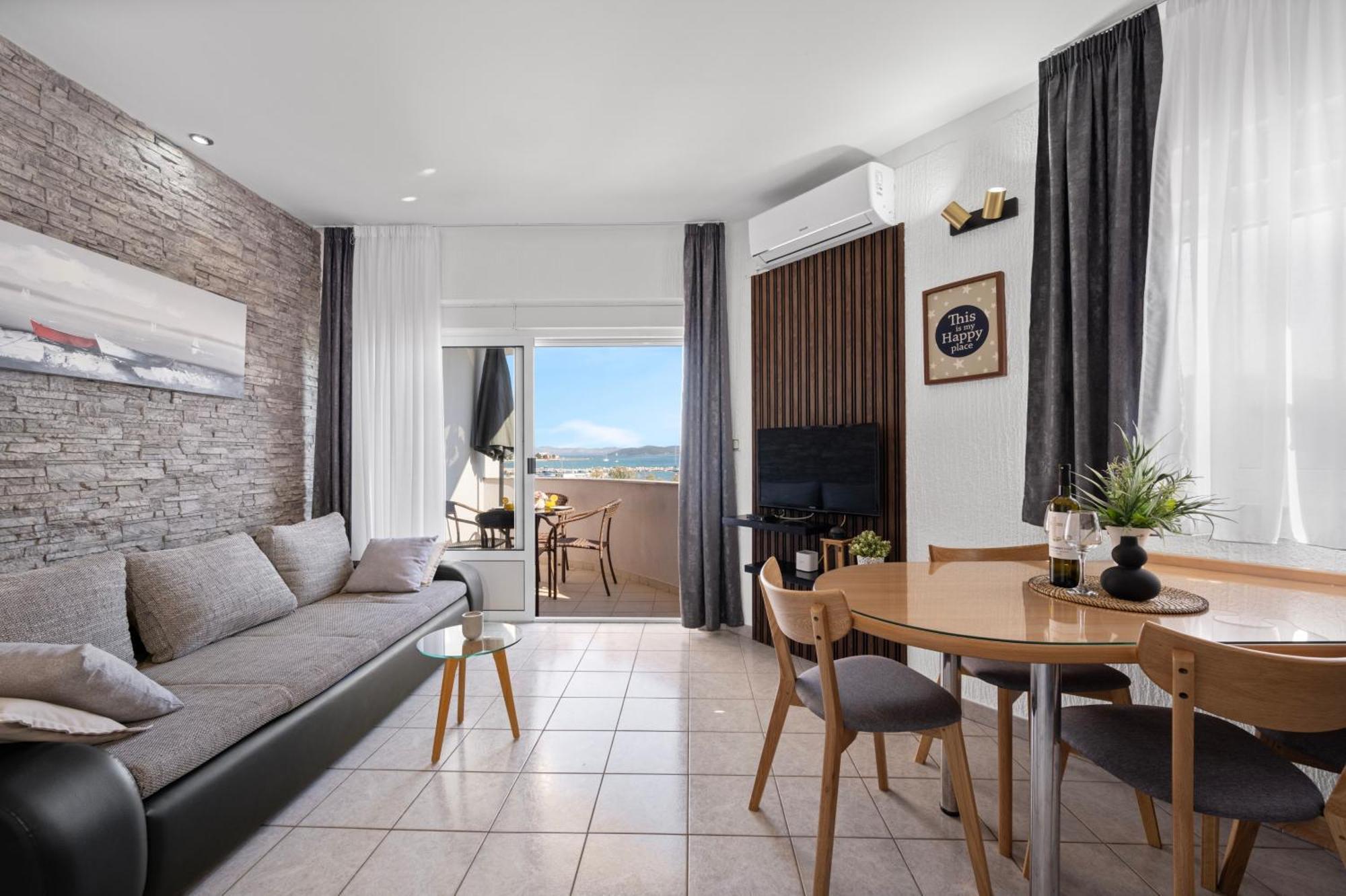 Aquarius Apartments - Beachside With Heated Pool Vodice Eksteriør bilde