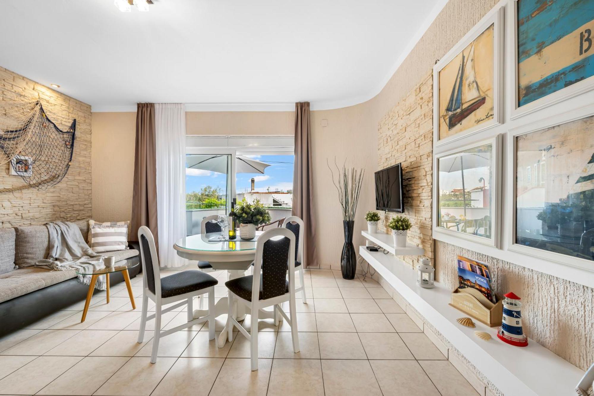 Aquarius Apartments - Beachside With Heated Pool Vodice Eksteriør bilde
