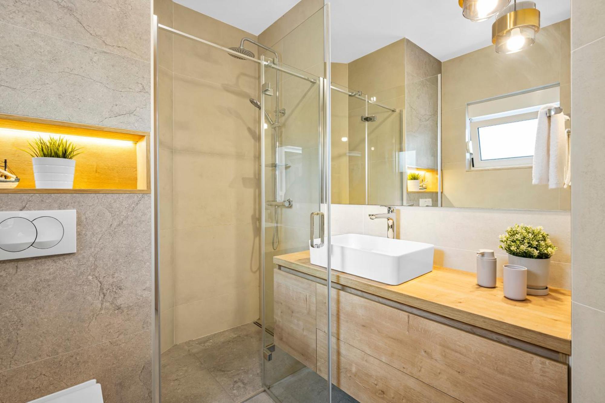 Aquarius Apartments - Beachside With Heated Pool Vodice Eksteriør bilde