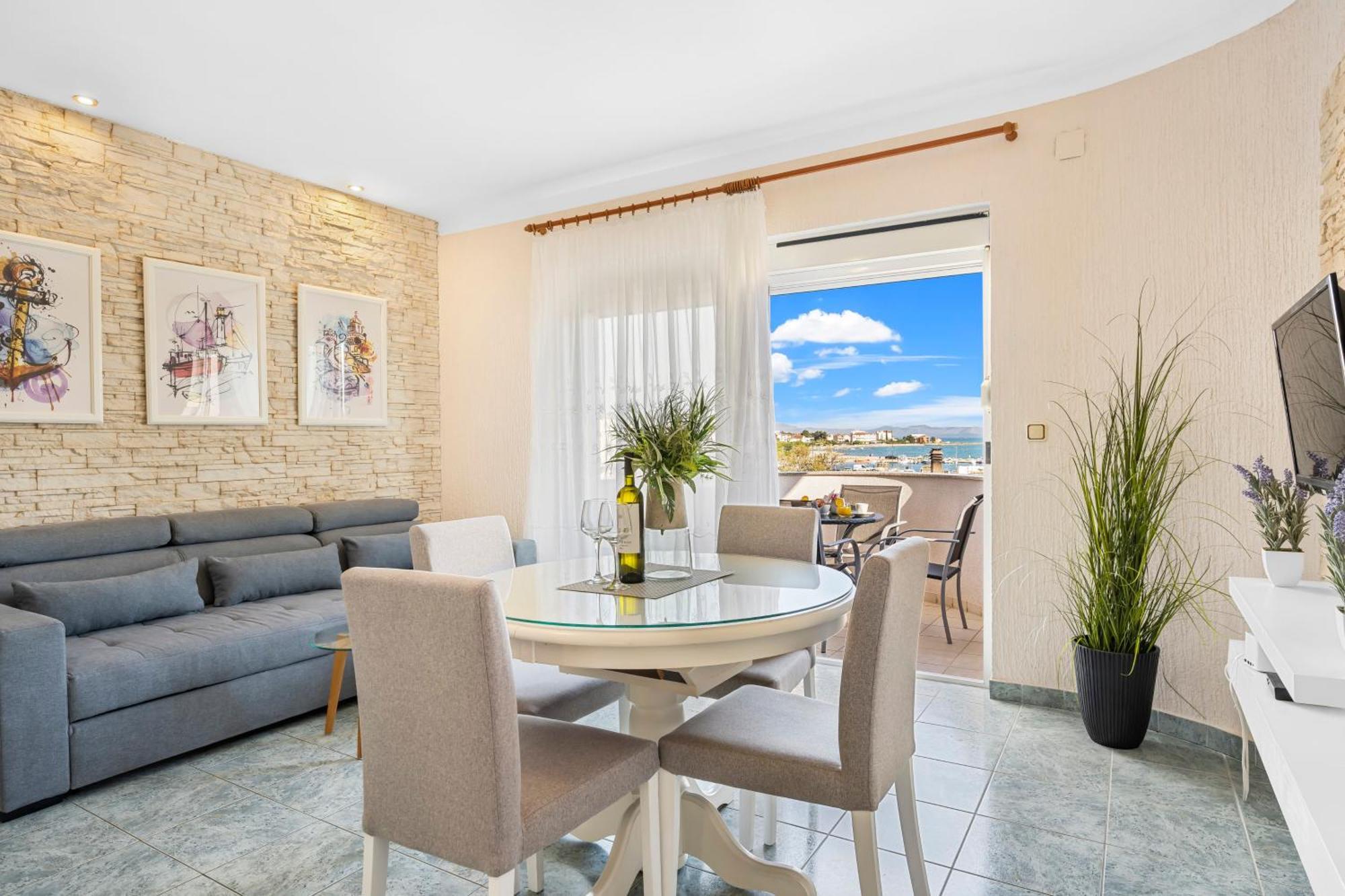 Aquarius Apartments - Beachside With Heated Pool Vodice Eksteriør bilde