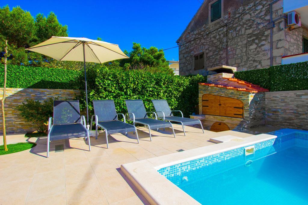 Aquarius Apartments - Beachside With Heated Pool Vodice Eksteriør bilde